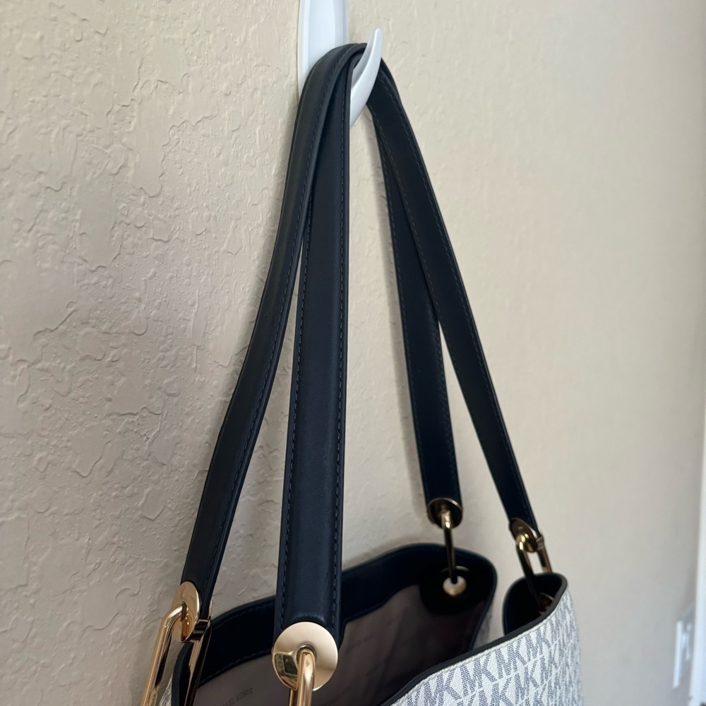 Michael Kors | Women's Leather Raven Large Tote Shoulder Bag Blue Pearl Gray - Picture 8 of 10
